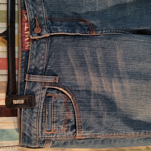 Hint  Denim Jeans featuring embroidering on the pockets - Picture 2 of 12